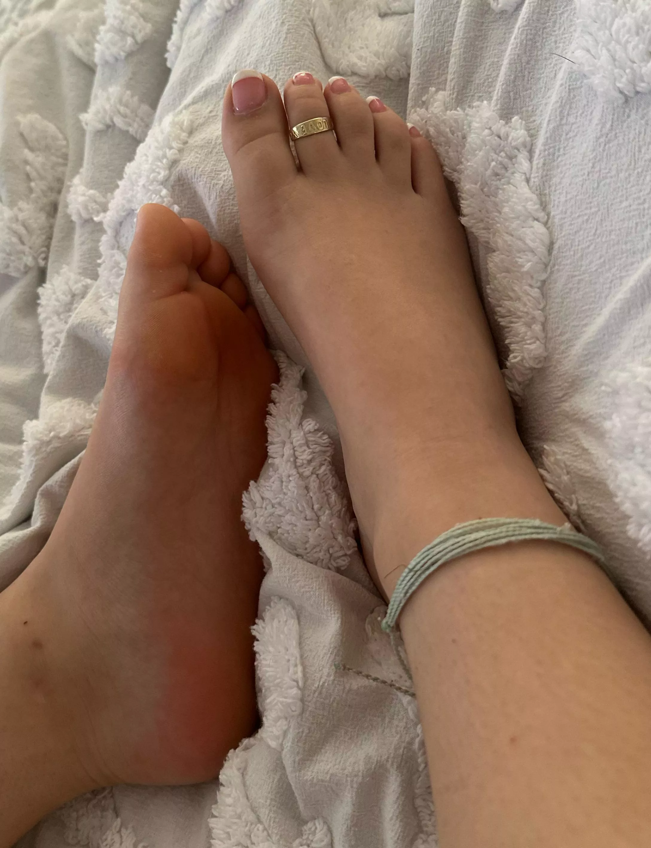 how bad do u want ur dick in between my toes🤭 posted by addison8-