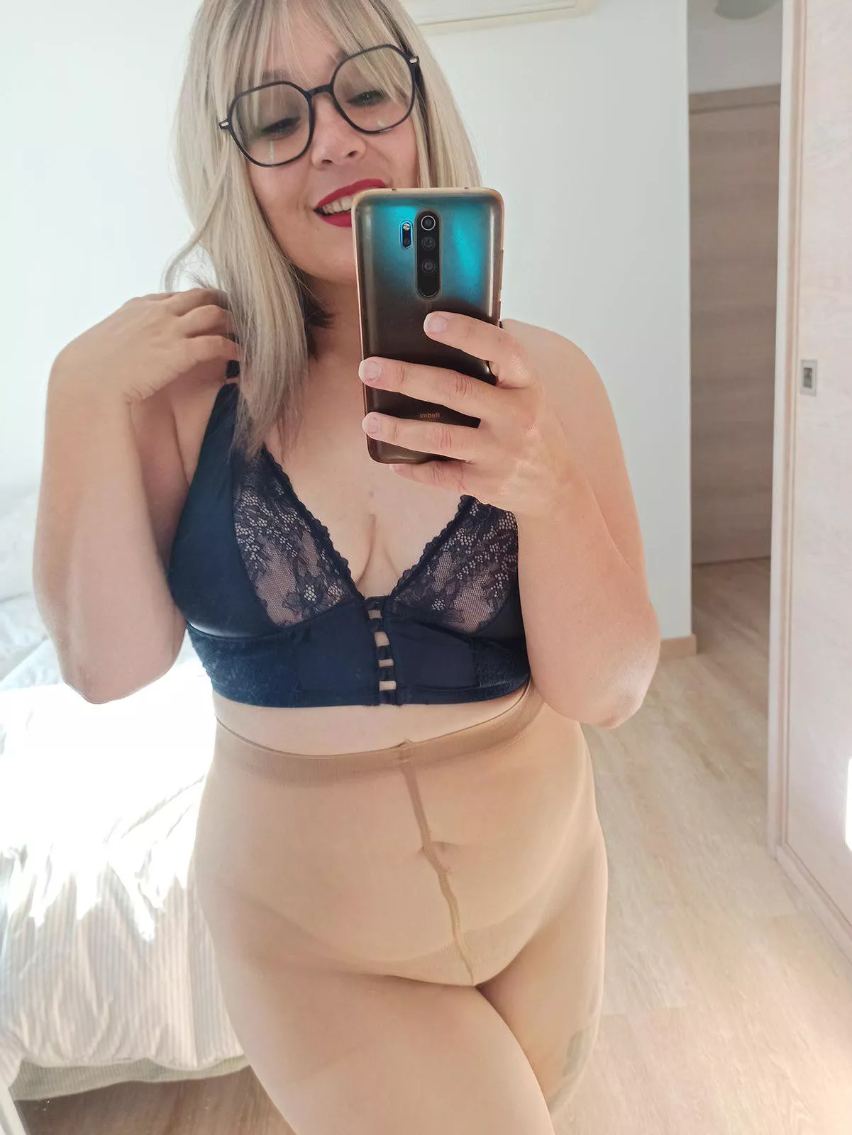 I love Mondays because it's time to go back to work... posted by naughtykittypersonal