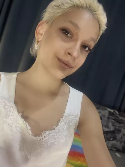 I’m online for play with u by nessagrid