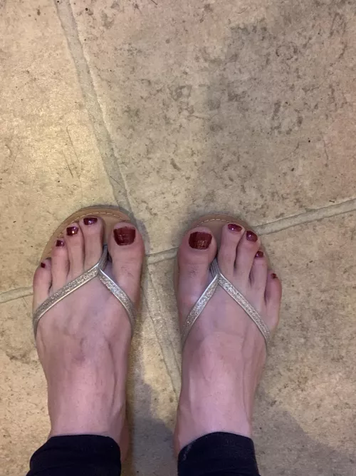 Love painting my toes!! Do they look ok? by jackiegrl40