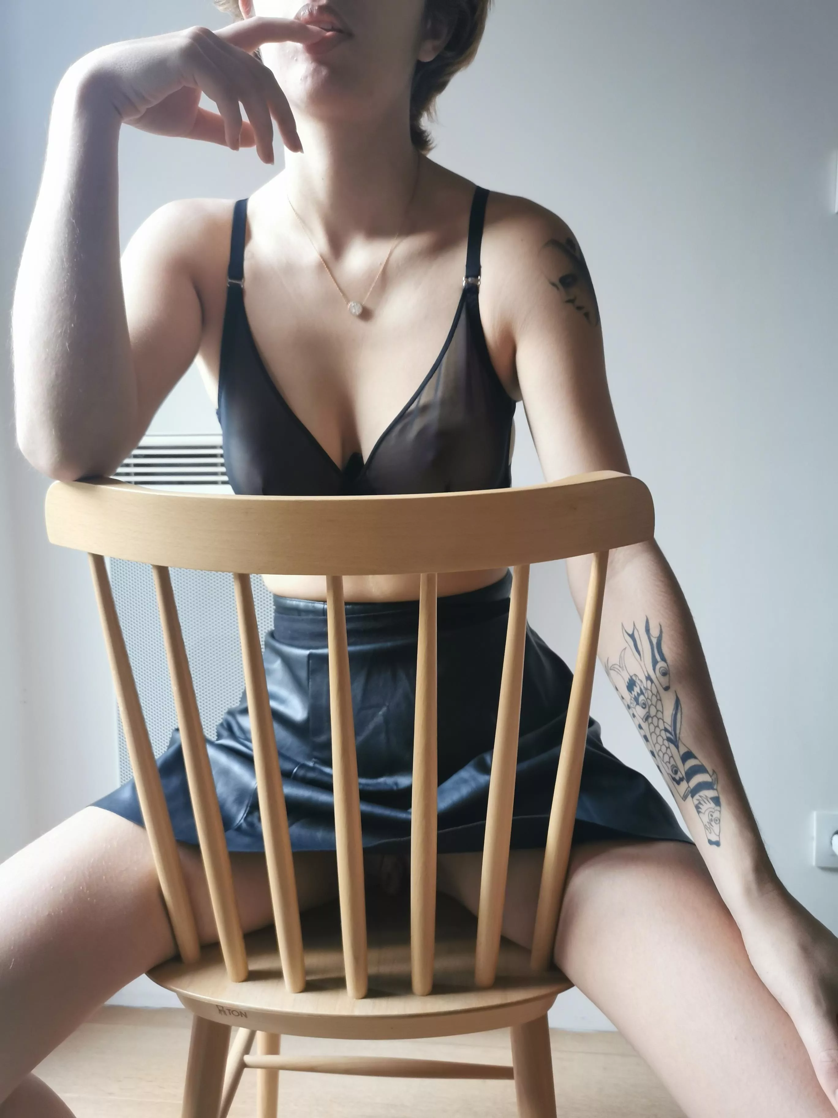 Obviously, nothing under the skirt posted by Ana-Paulina