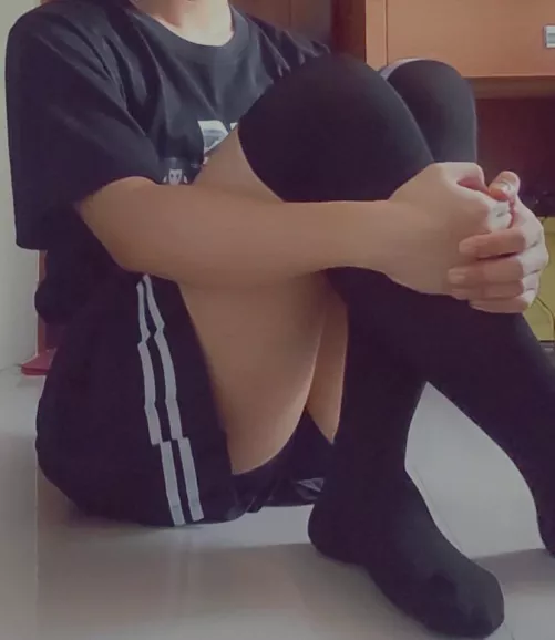 Salut 👋 by Icy_Bookkeeper293