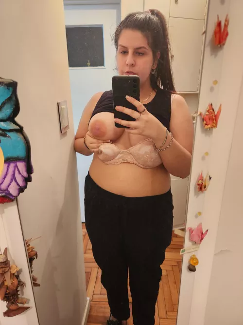 Showing my body on this cute mirrow by abbysweet_