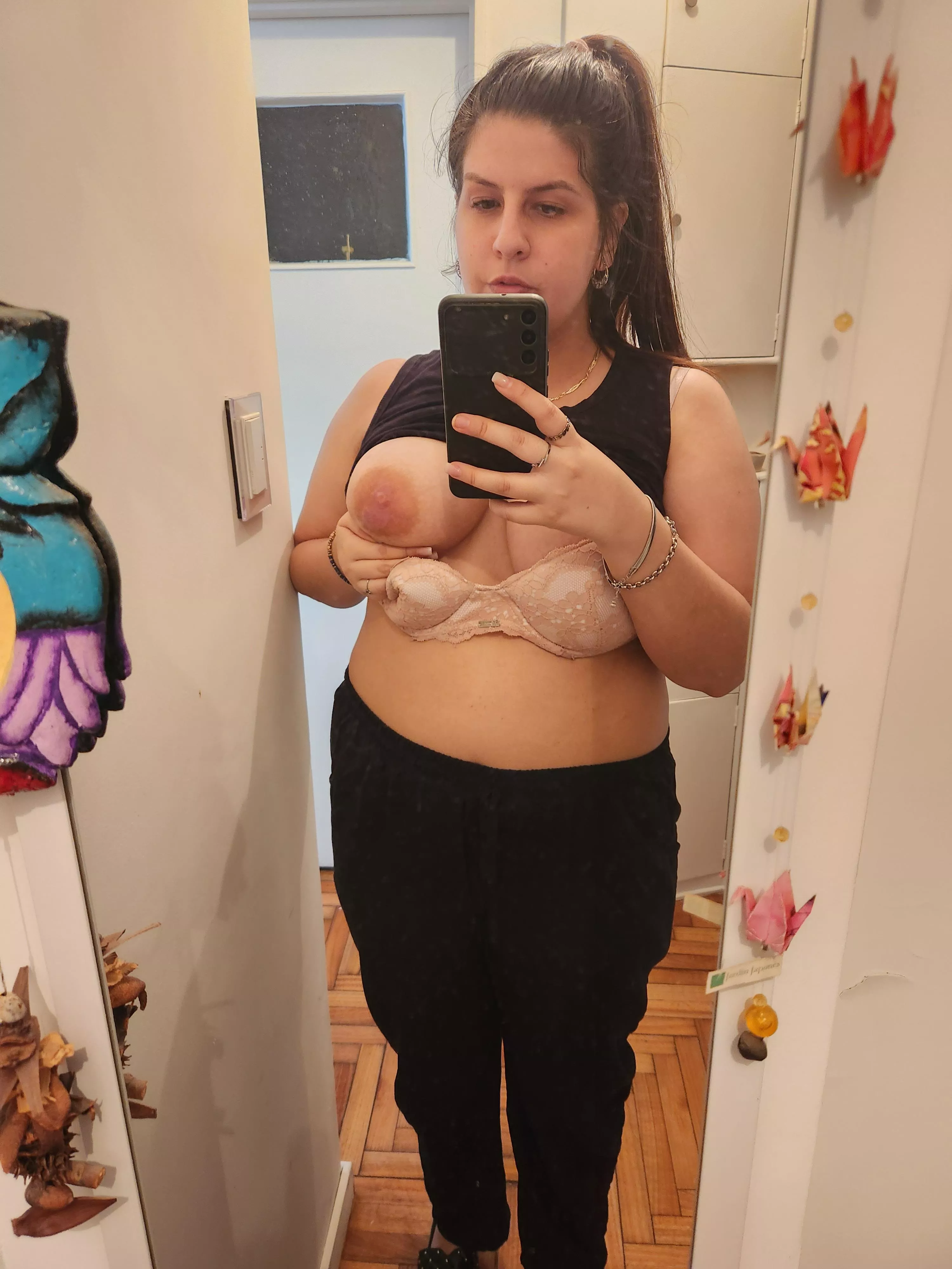 Showing my body on this cute mirrow posted by abbysweet_