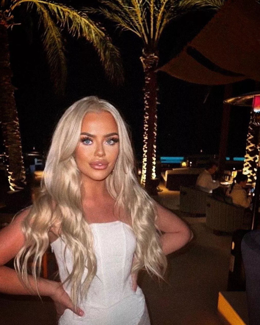 Touch and smell my blonde hair posted by deepinsunshine