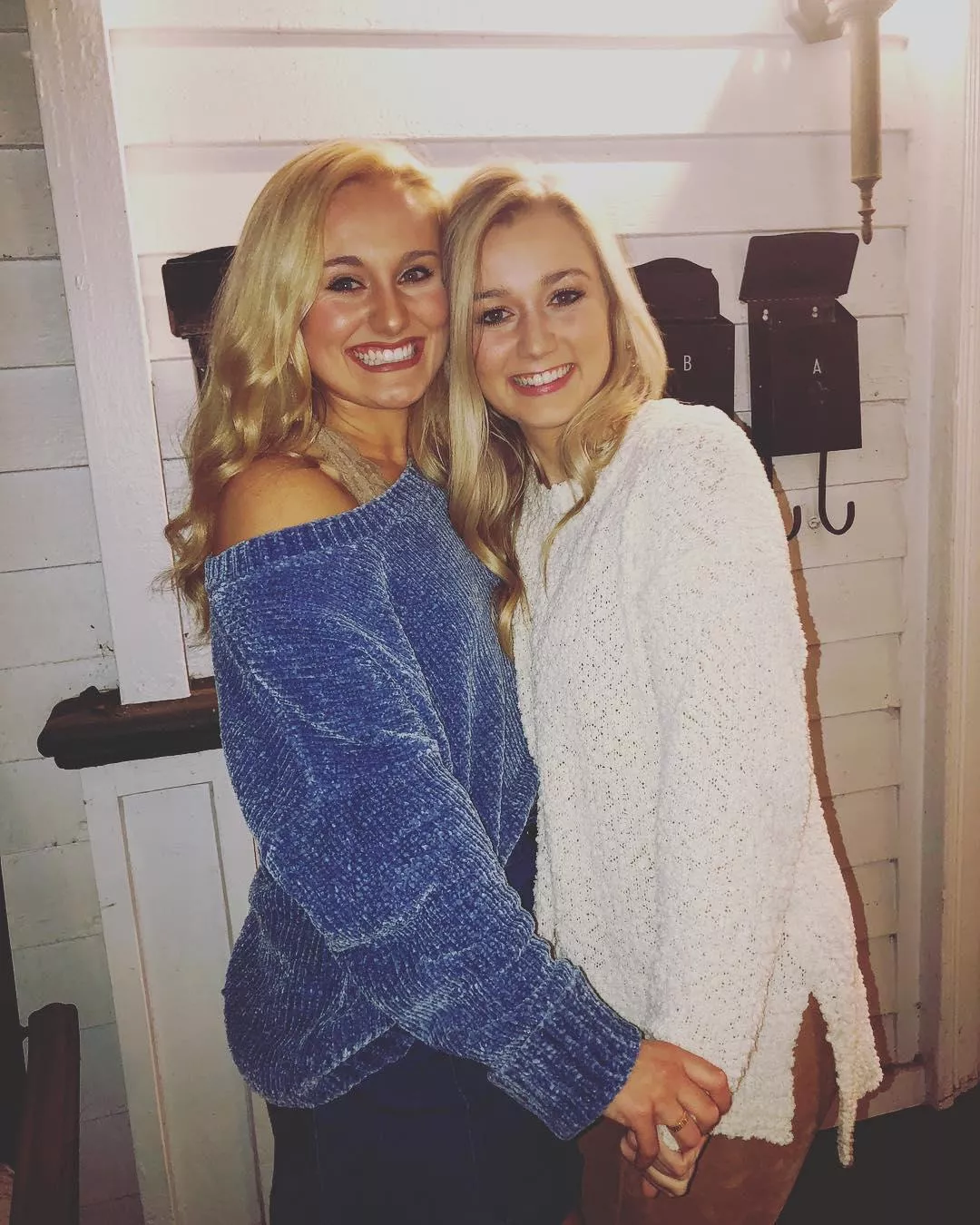 Two blondes, one choice posted by meatballlover1969