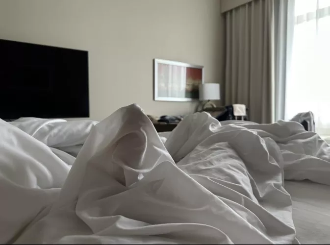 Waking up in another hotel room by Orowed