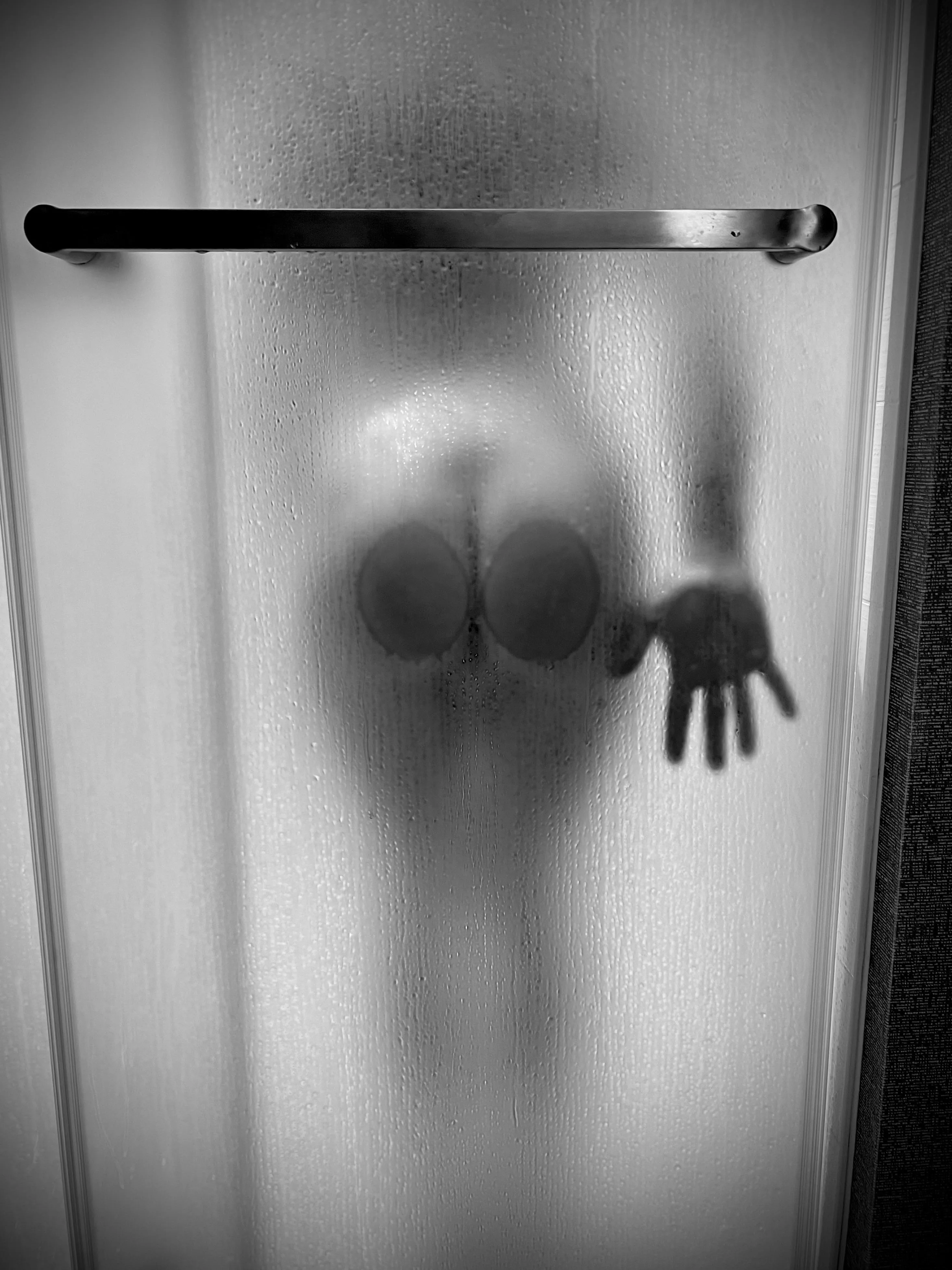 Weekend getaways in the mountains 🏔️🚿🍑 posted by kendallsoles