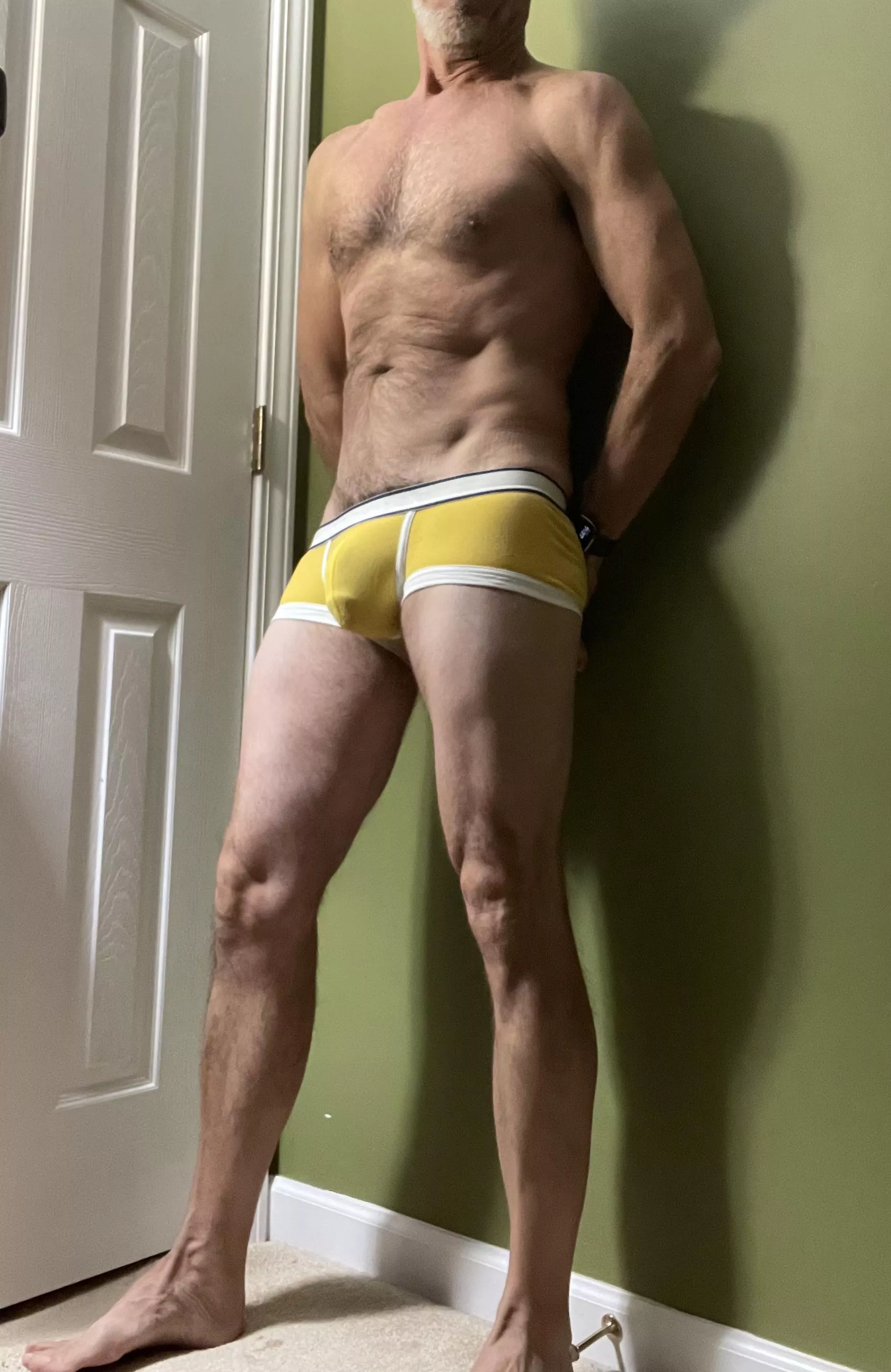 A study in yellow… posted by RunningguySC