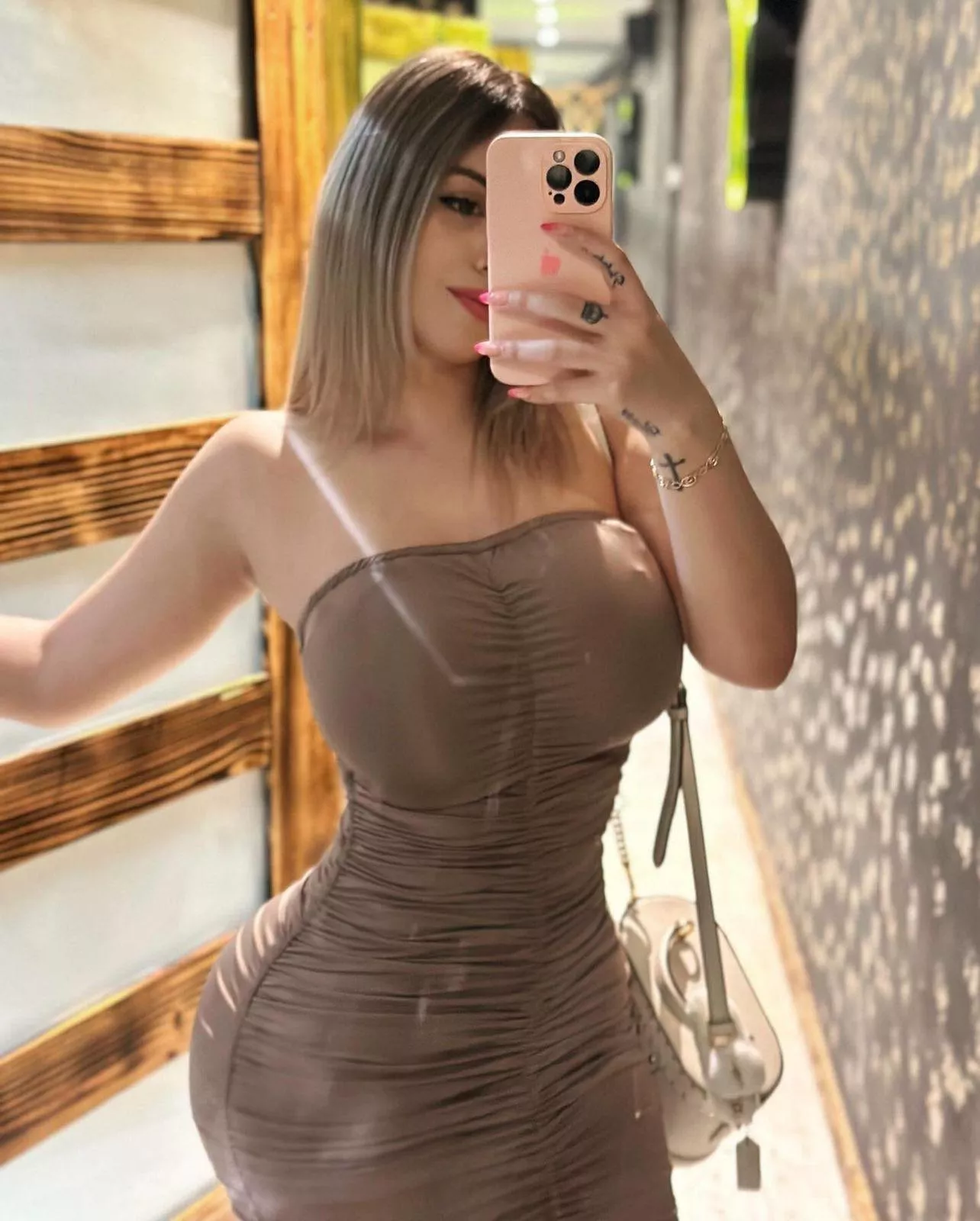 Awesome latina! posted by Latin_081_2