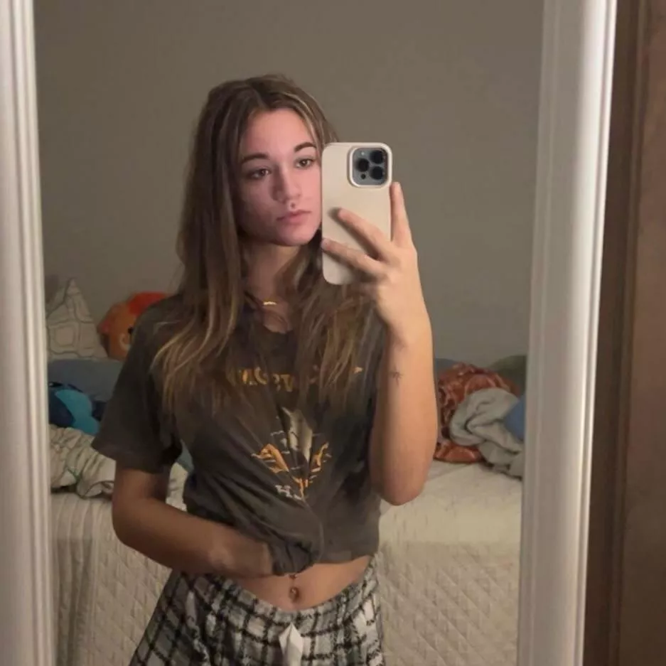 Baby Nude Selfie posted by reggiecha