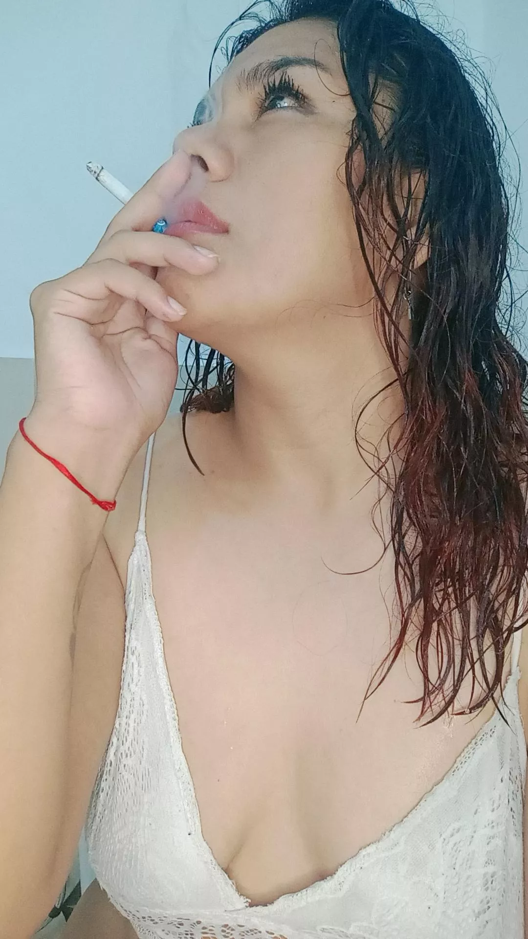 Can I smoke while you cum in my mouth?💋🚬 posted by IsabellApink089