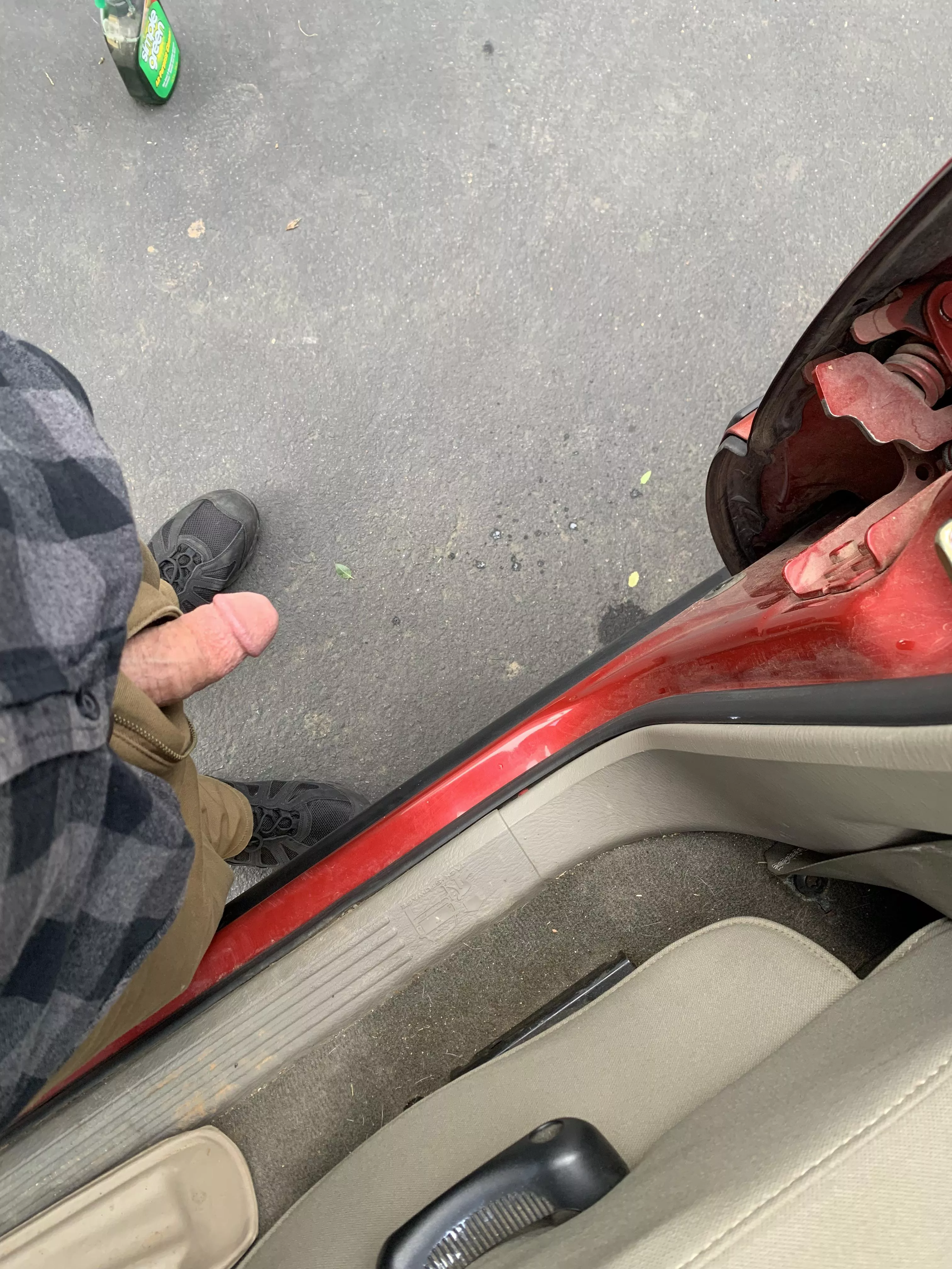 Cum help me clean the truck cutie (42) posted by get-outside2017