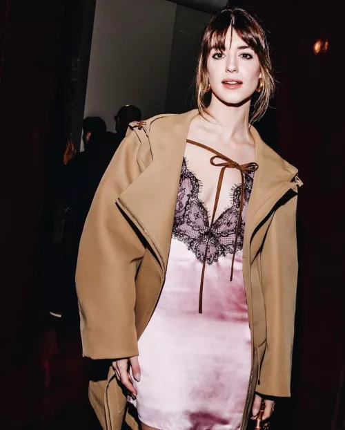 Daisy Edgar-Jones by boldasblue