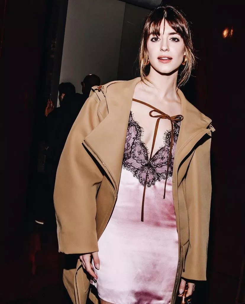 Daisy Edgar-Jones posted by boldasblue