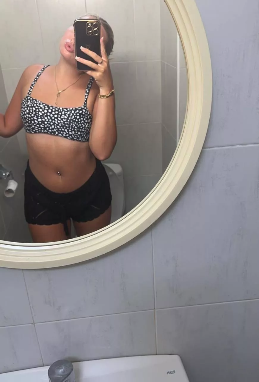 do older guys here think I'm cute posted by Sherry_Brown