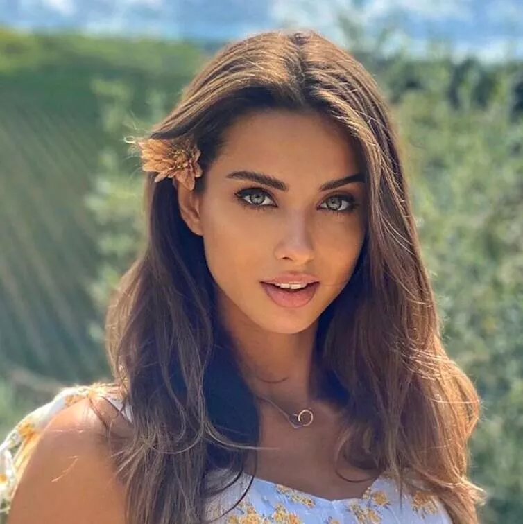 Elyzaveta Kovalenko posted by qwer5r