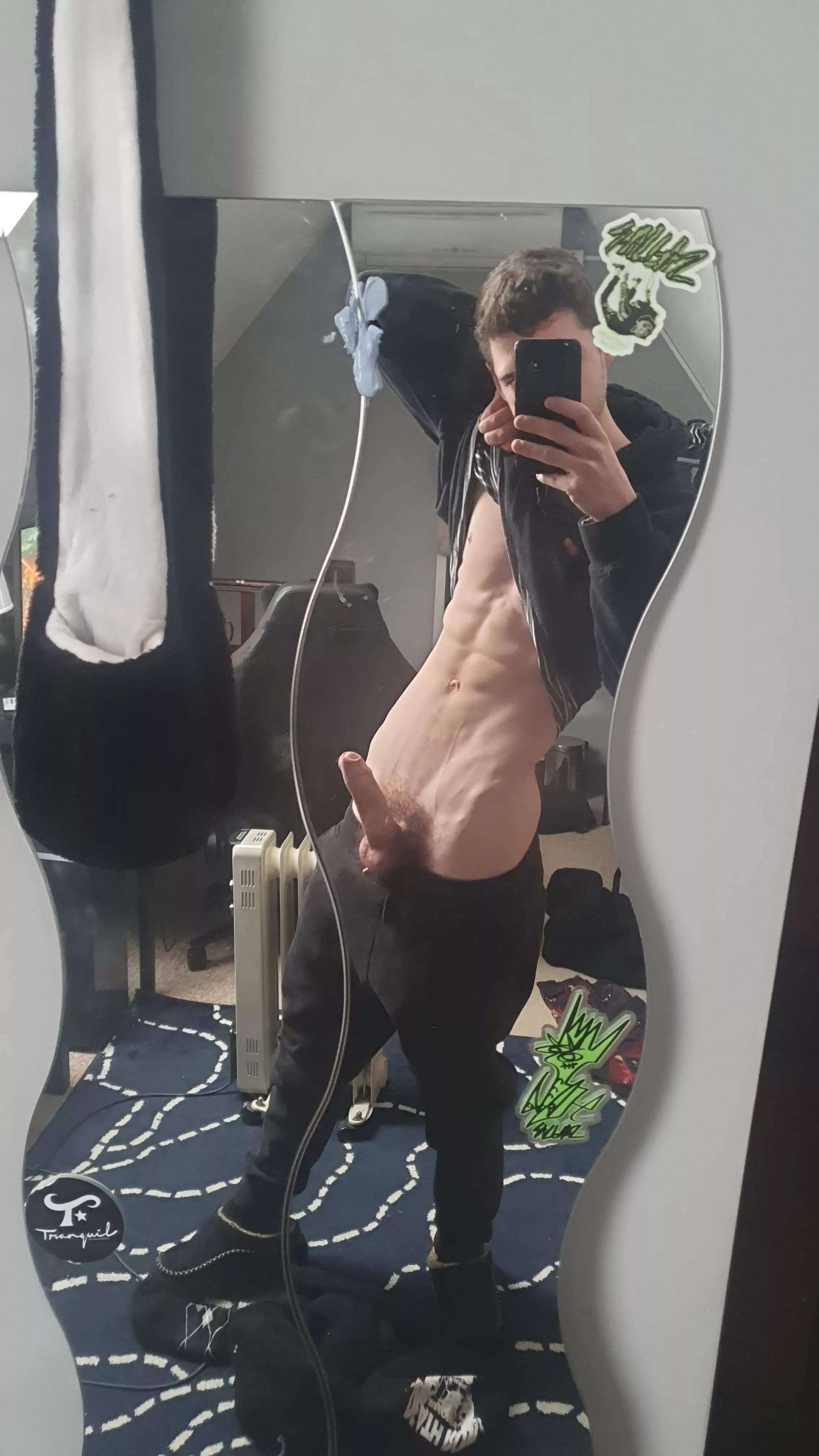 hung twink posted by mindlessfemenjoyer