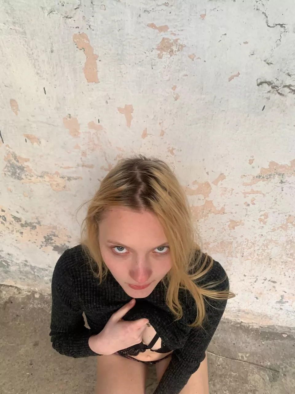 I feel this wind and this wet pussy posted by HatefulOffen