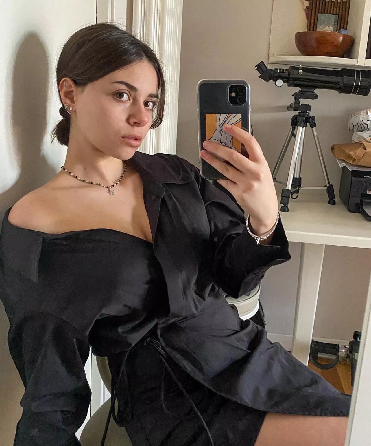 i like spending time in my boss' office. especially when he's in the office. posted by ectari