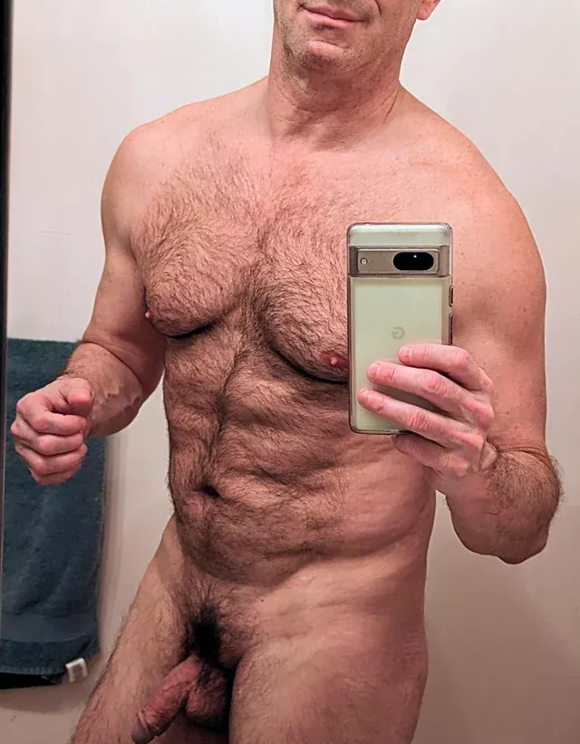 I think I fit in this sub posted by KidTwist1