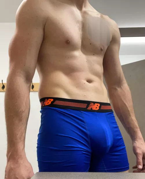 Is blue my color? by oli_klosehoff