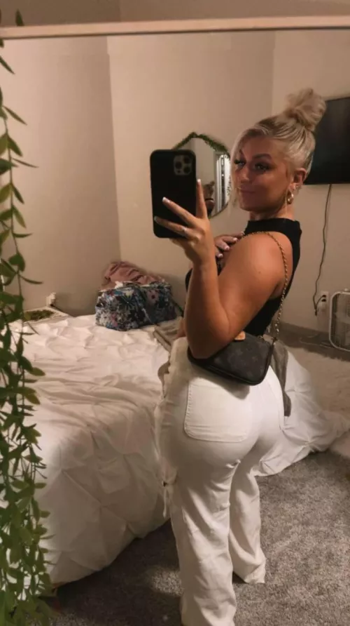 IUTR by Rainbow_Dolliz