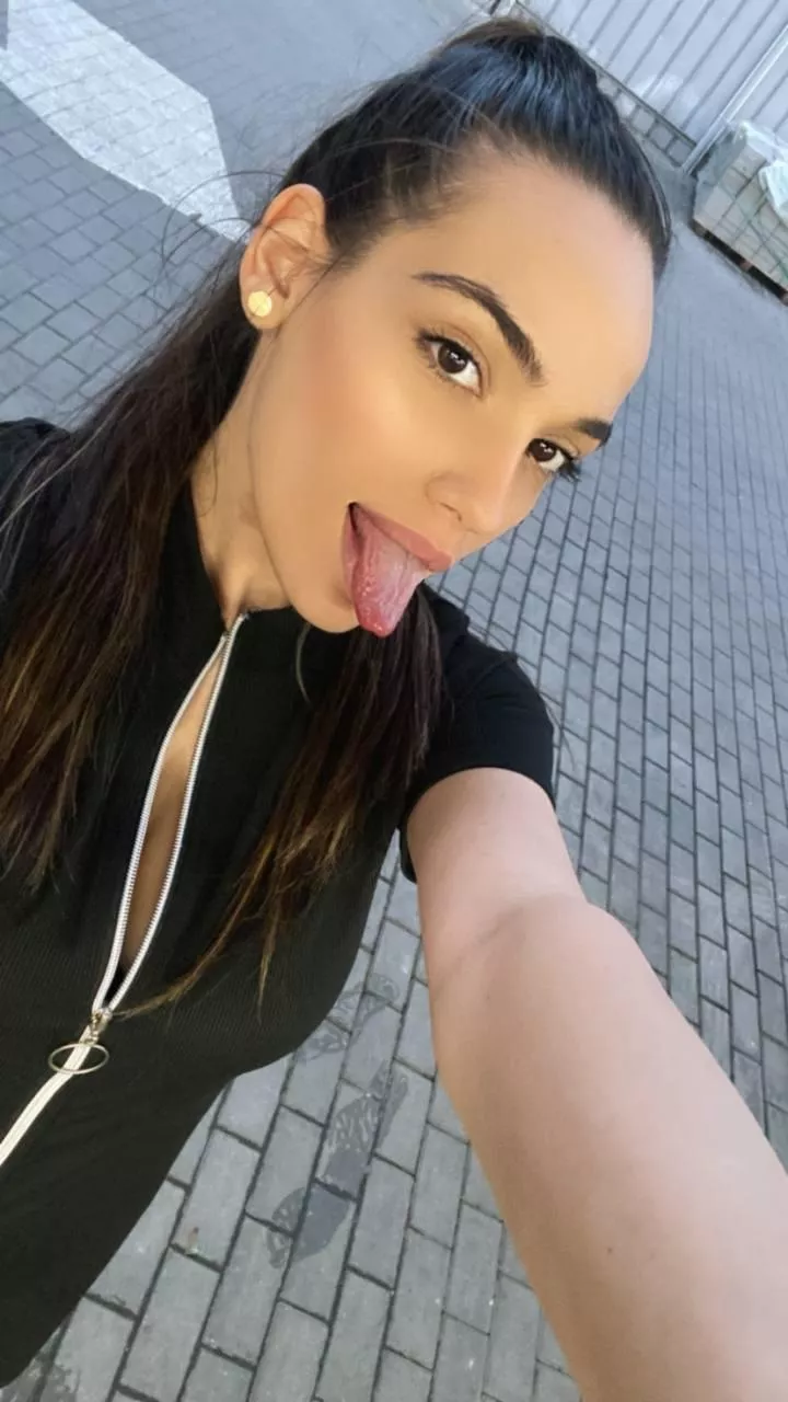 IUTR posted by GoldPeoniesa