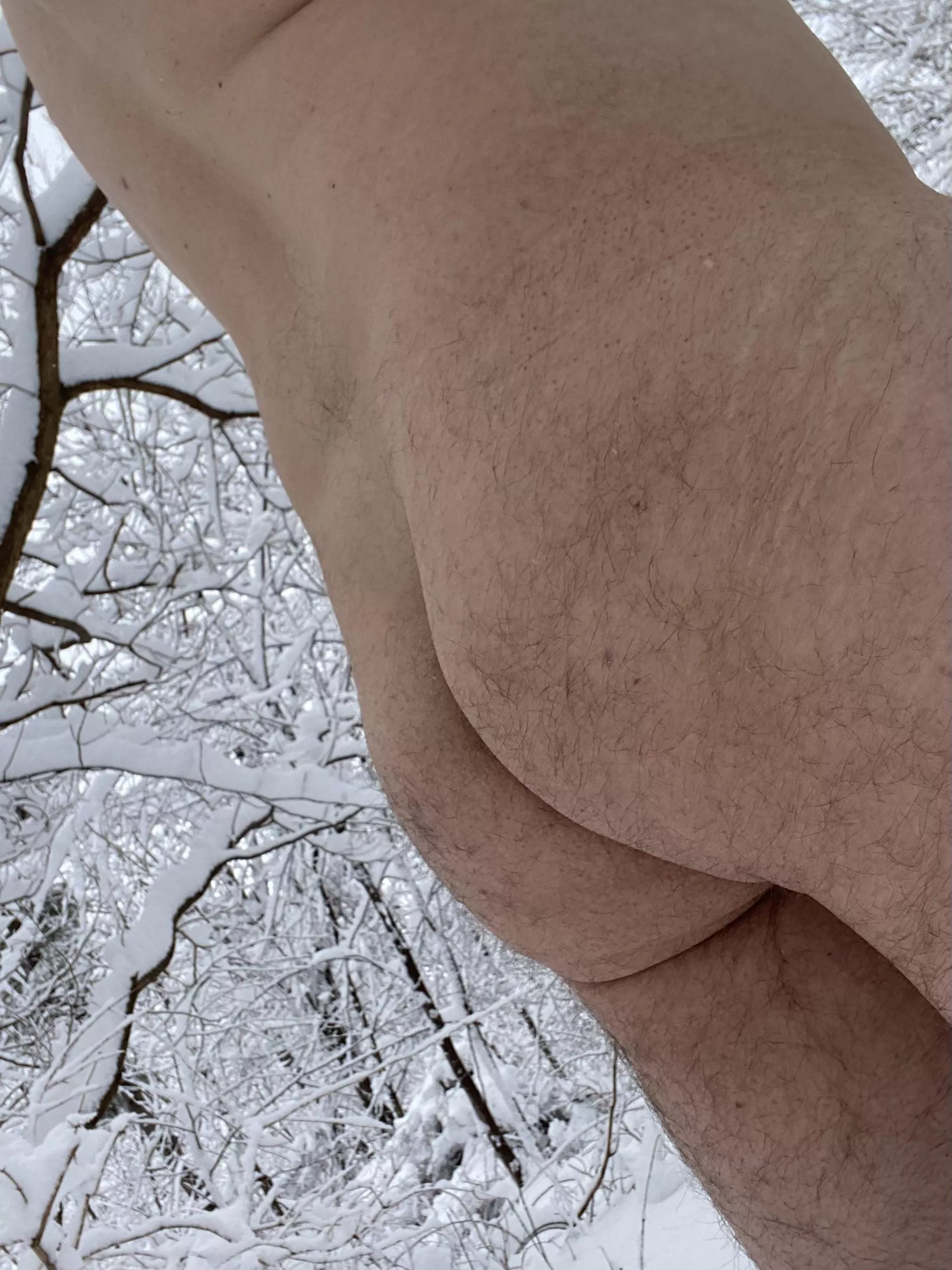 My frozen hairy ass posted by C12L34M56