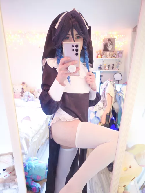 No, there isn't a messy room behind me 👀 by PixelSama_cos