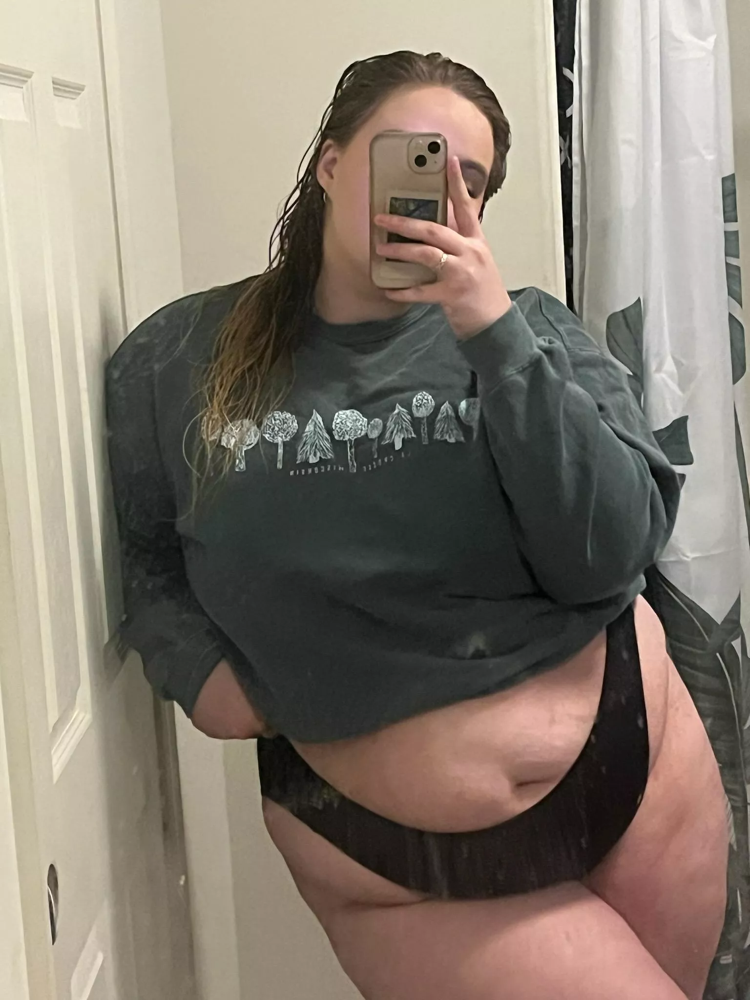 Plenty for you to come hold. posted by switchitupkayla