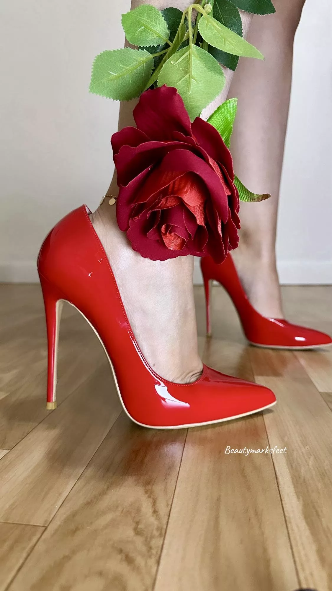 Red pump heels for valentine’s day!❤️ posted by Beautymarksfeet