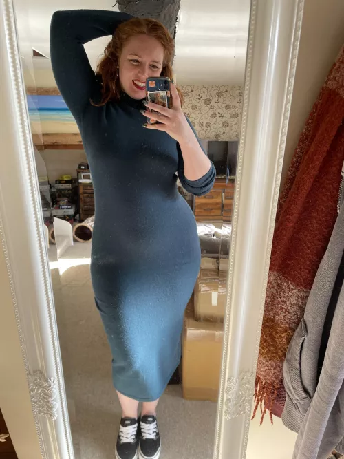 She’s got curves in all the right places by Background-Hunter178