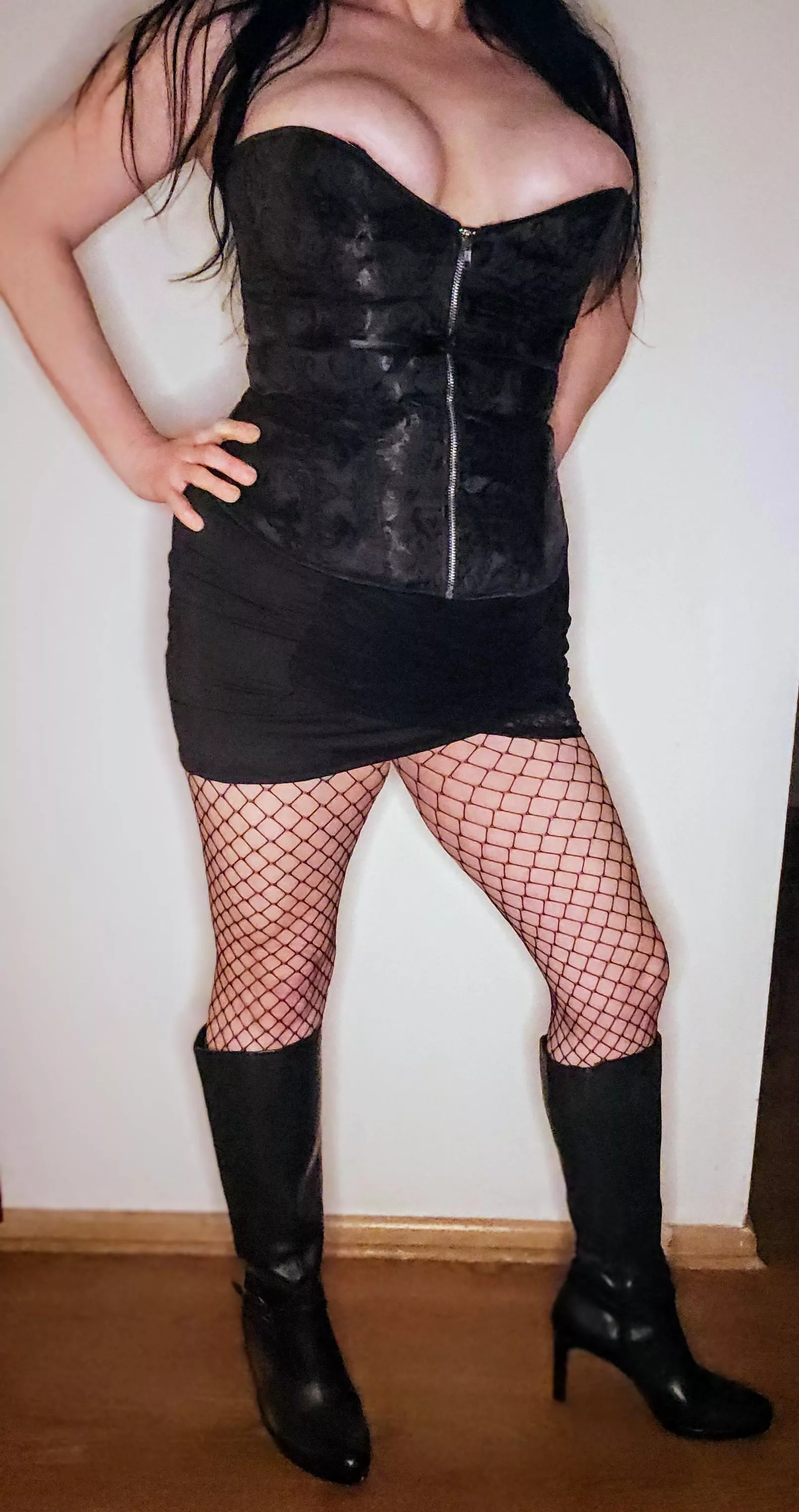 This corset can barely contain me posted by MsIcy-Curve25