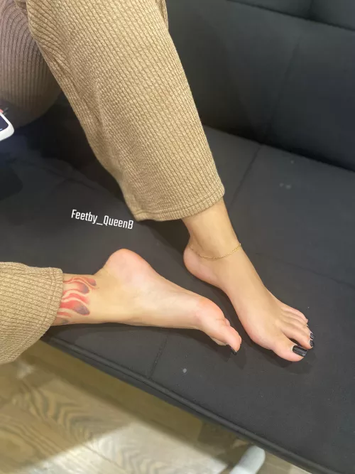 toes or soles ? 😝🦶🏻👅 by Feetby_Queenb