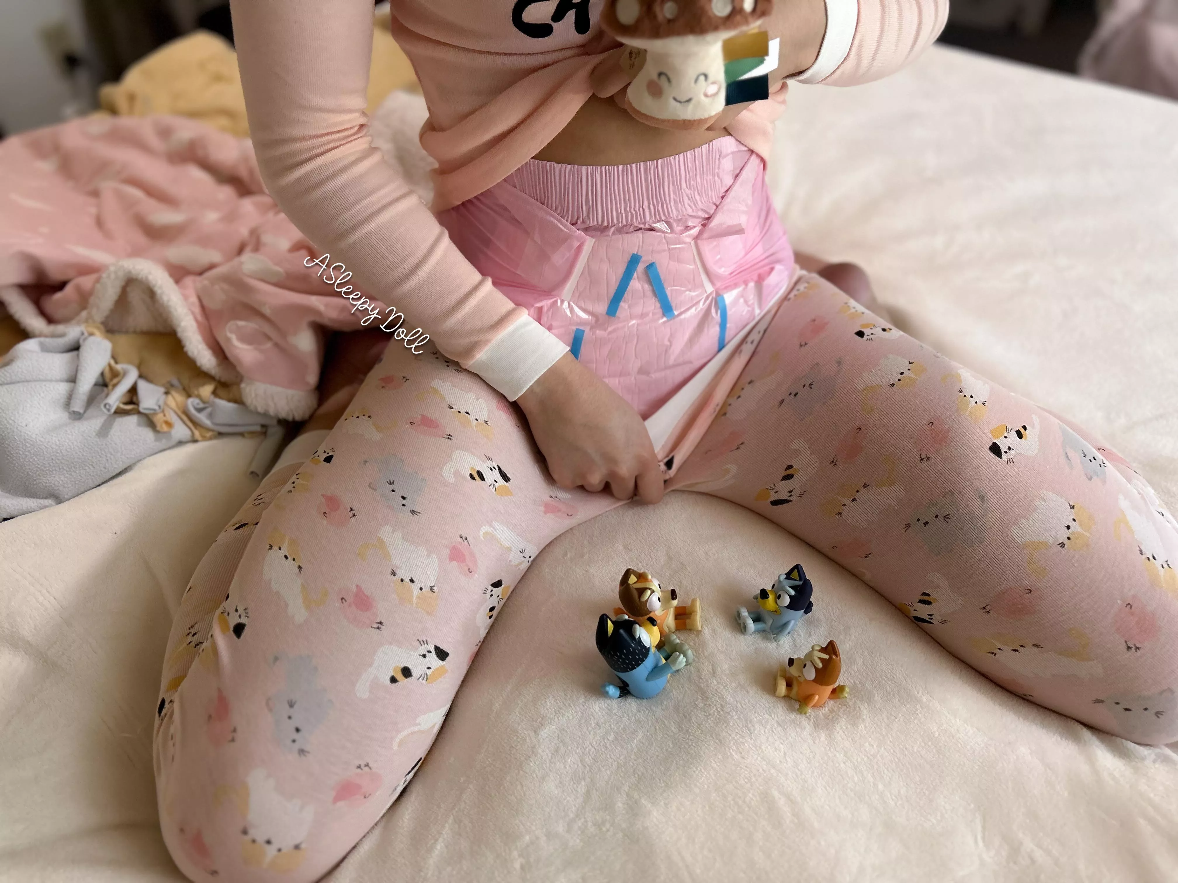 we’re having an important meeting about diapers 💭 posted by asleepydoll