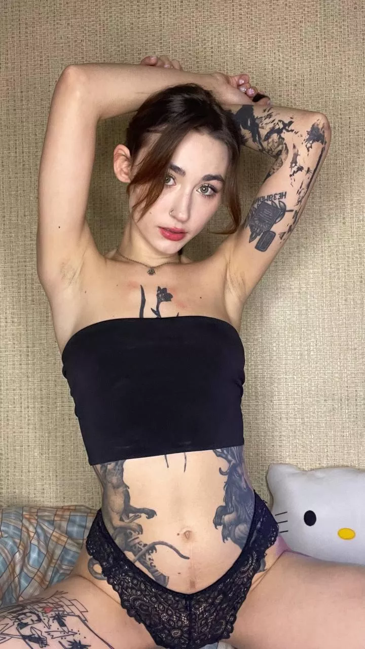 would you lick my wet stubble and sweaty armpits? posted by PetiteGoddessGirl