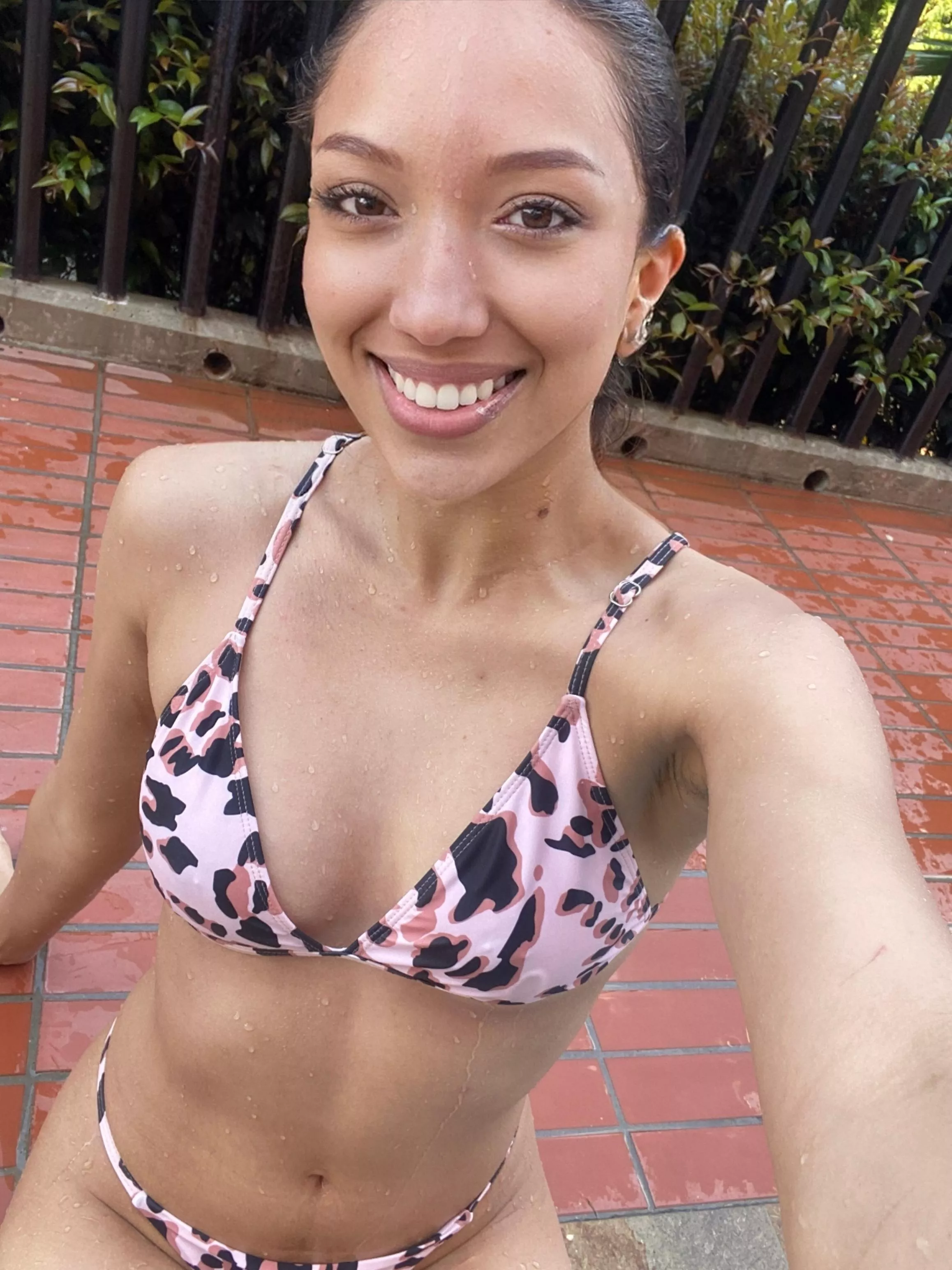 Your hard cock would make me even more wet posted by xoLuciaaxo