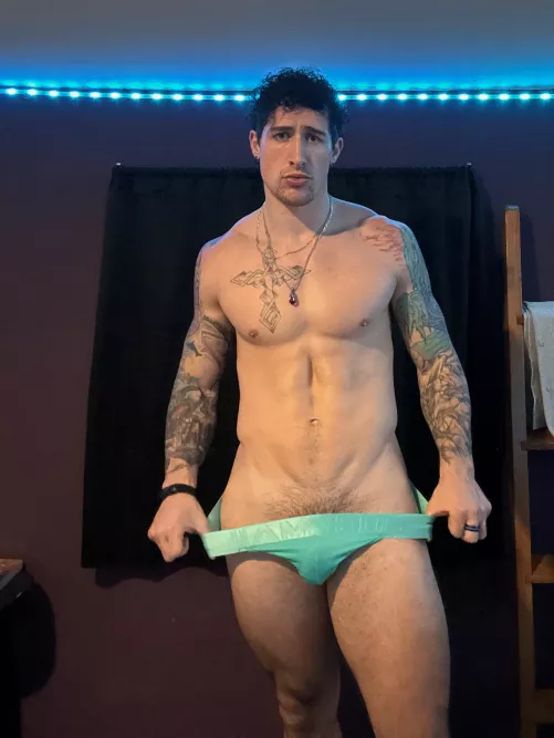 (28) Roses are red, Violets are fine I'll be the 6 if you be the 9. by AtlasGaines