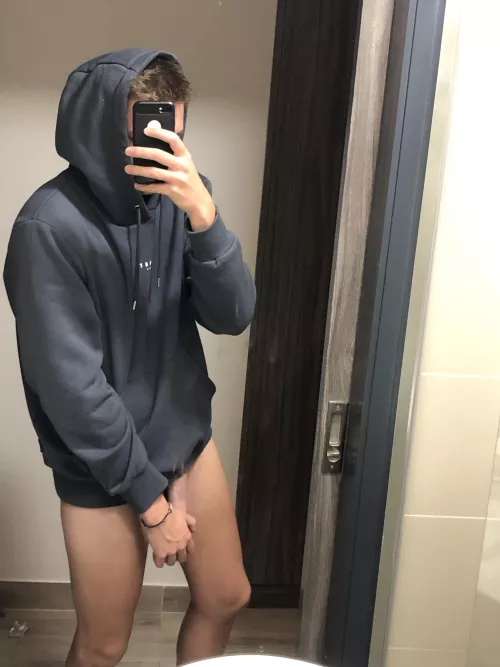 Dm me, I need some bard bottom boy or playble girl 😏 by Empty_Ad369