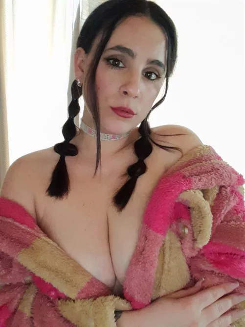 Everyone is gonna stare at them at dinner by Milfmommytracee