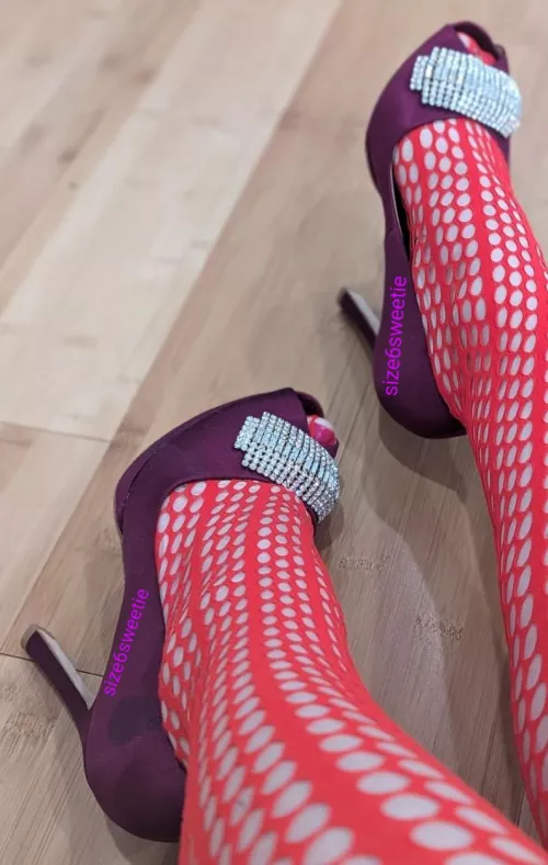 happy Valentine's Day loves [oc] (sneak peak from my fun private Valentine's Day shoot 😘) by BigChange8640