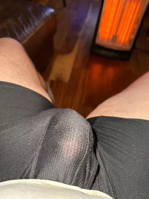 Hard to see. Put your face really close by Cuddly83