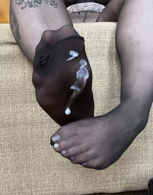 Have you ever cum on nylons by oilytoedbabe