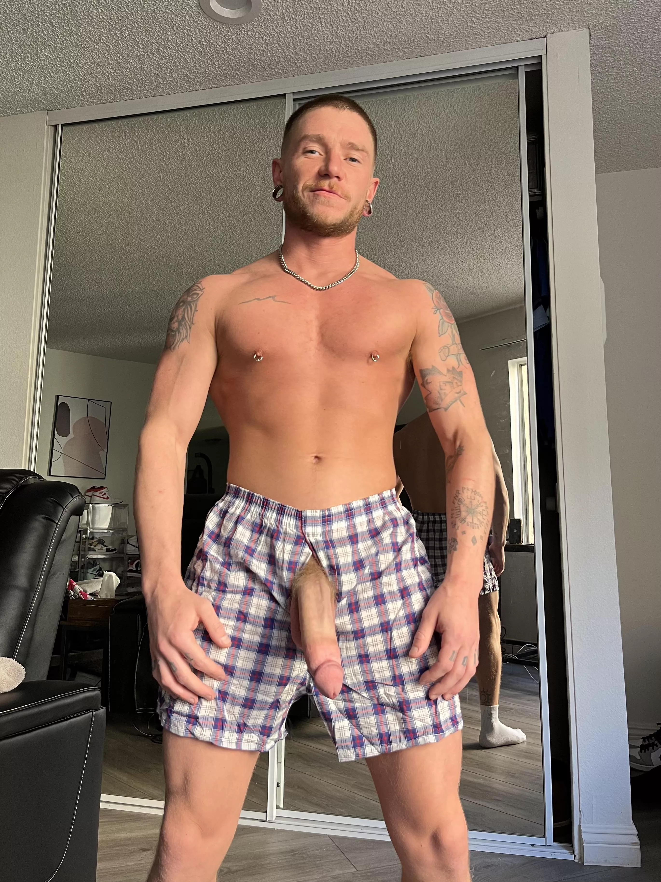 He’s always trying to poke out (27) posted by ColtSpence