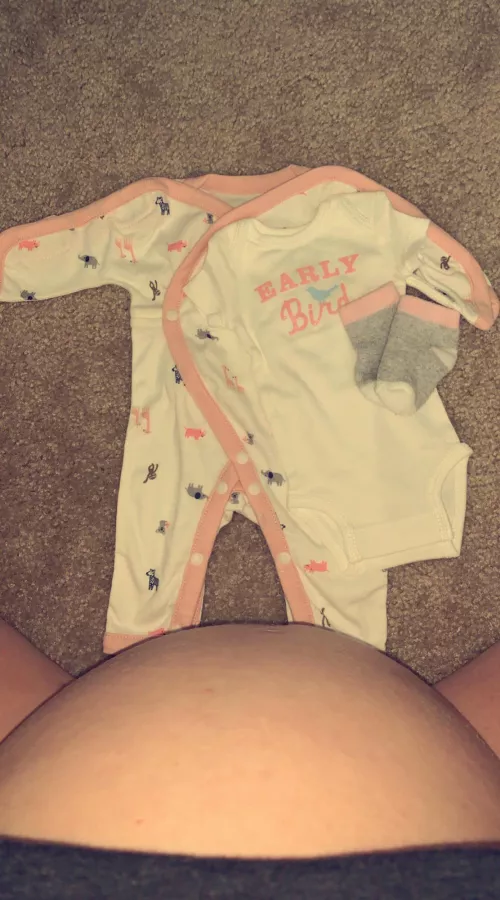 I was huge last year, just look at that belly sticking out! I miss it so much, maybe someone will get me pregnant again if I ask politely 😜 by VanillaSpice96