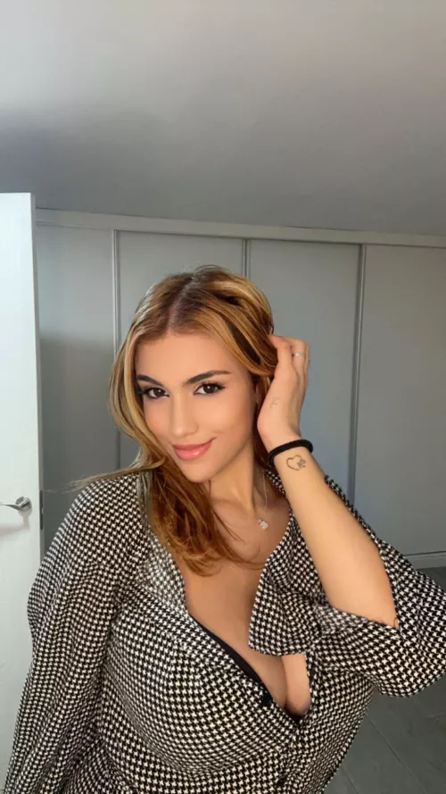 Is this considered classy? by Spooky-Yellowjacket