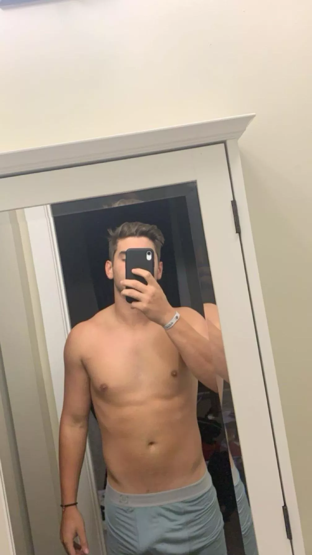 Mad horny and wanna bust a load tonight hmu if u got a fat ass or bwc posted by TraditionalFill8133