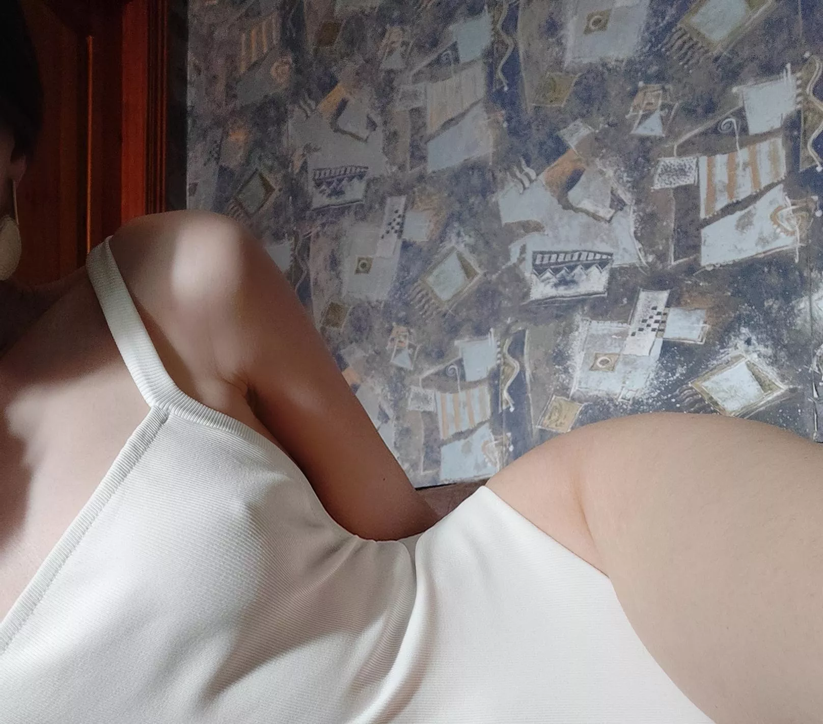 Pretty white posted by SweetieAlyona