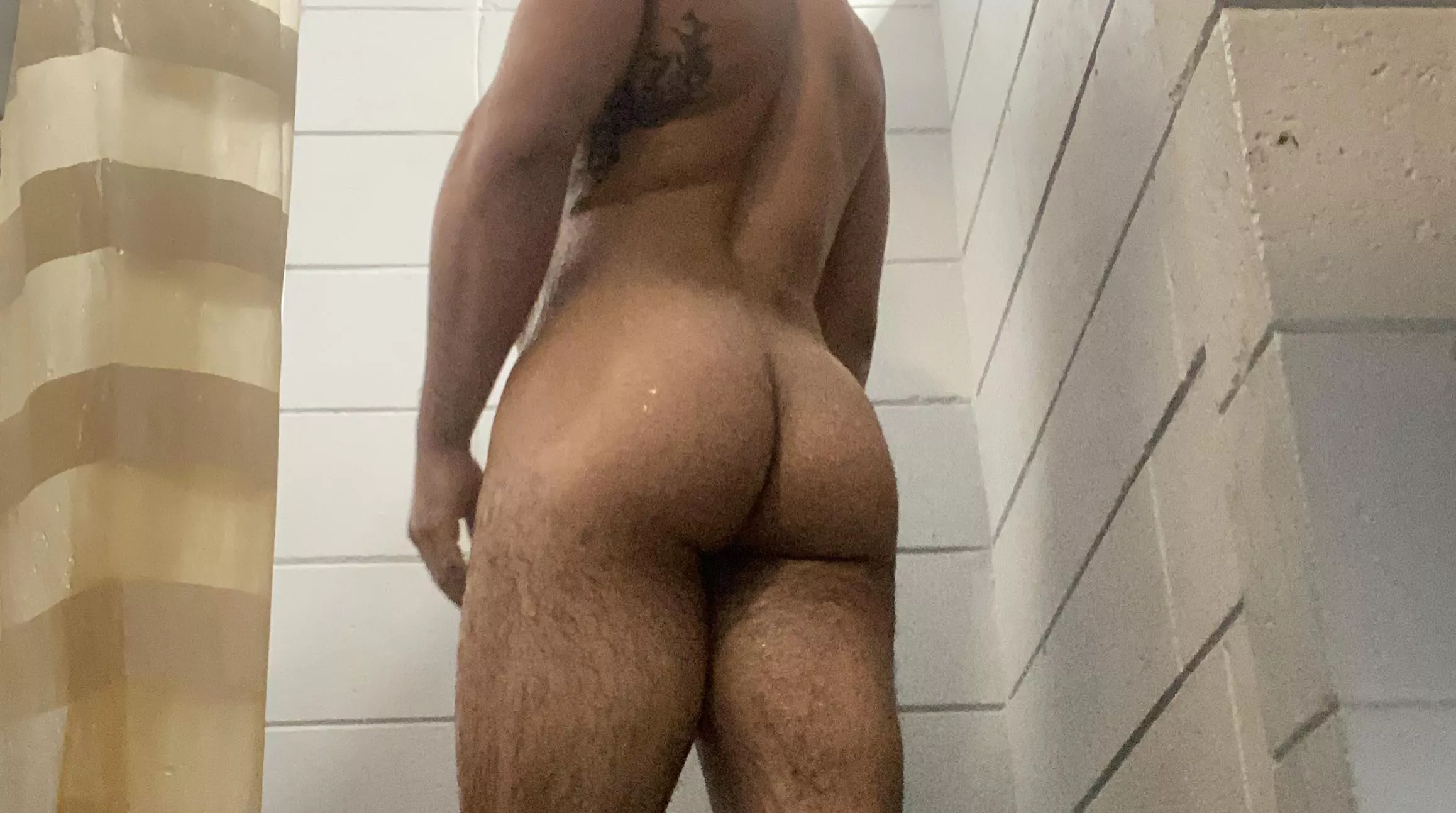 See u at the campsite shower? [25] posted by dariusluxx